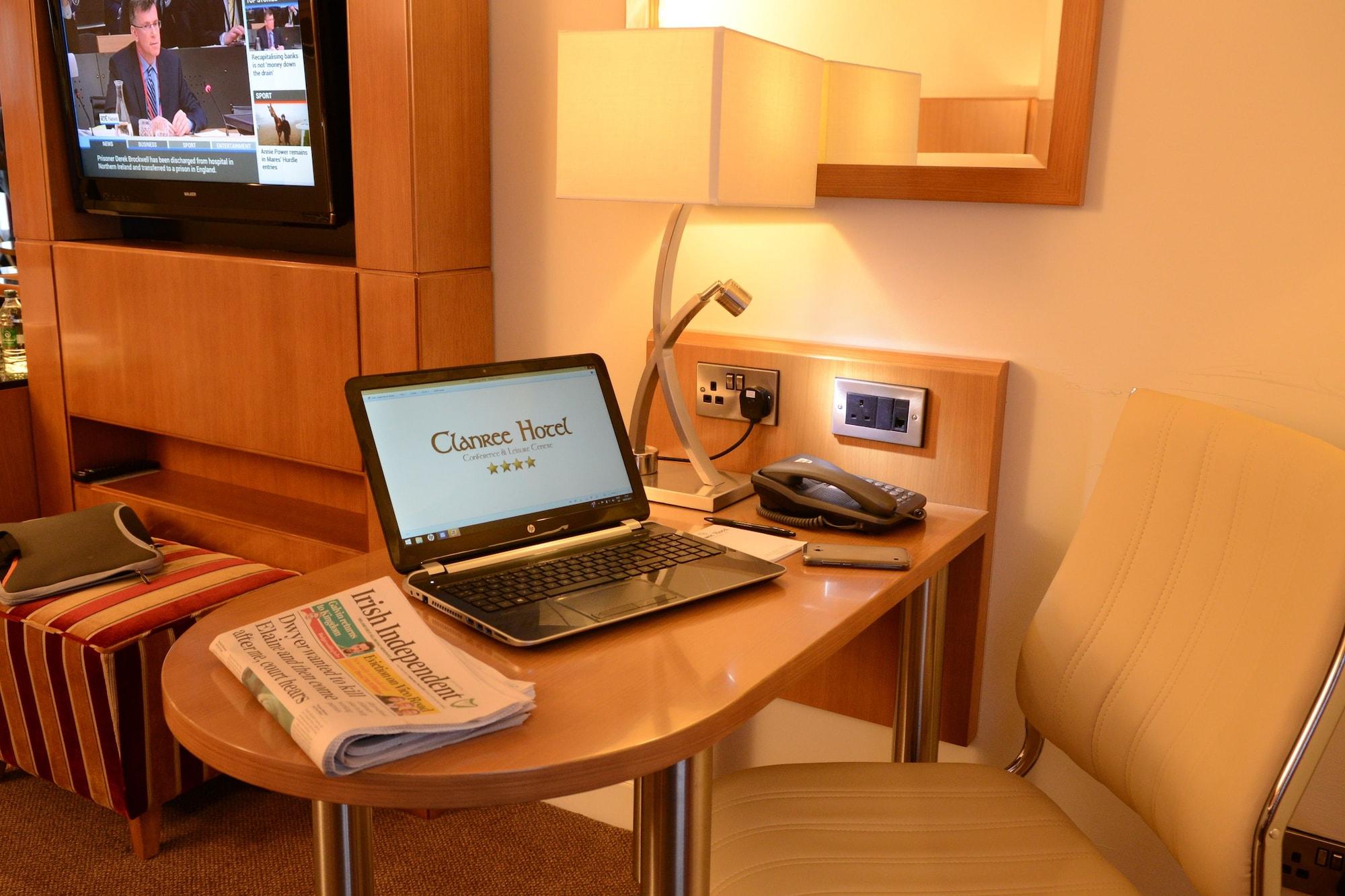 Clanree Hotel & Leisure Centre Летеркени Екстериор снимка