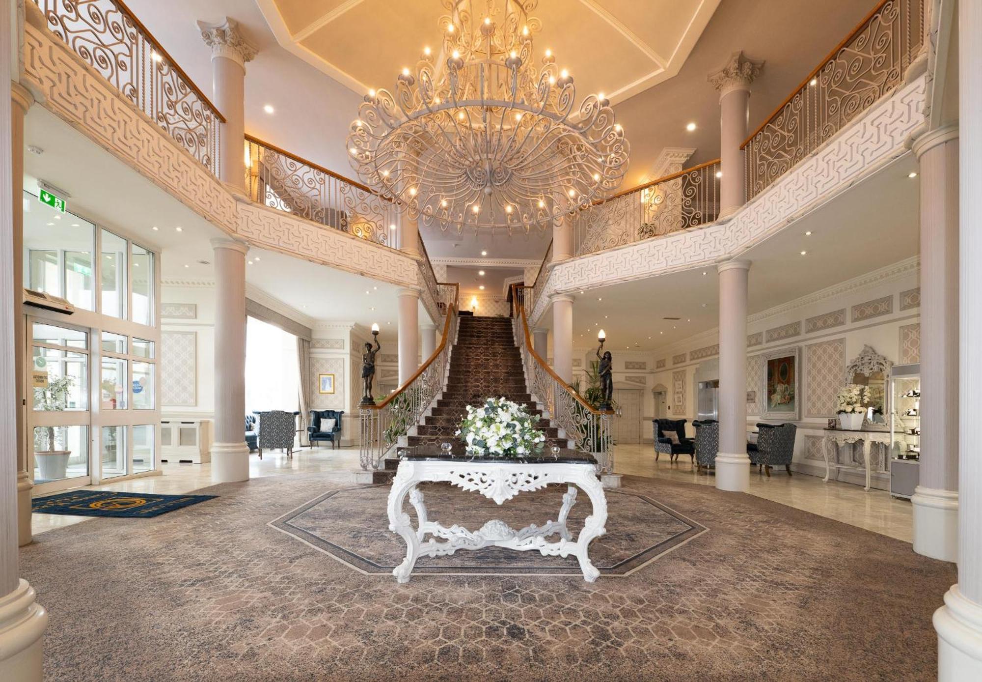 Clanree Hotel & Leisure Centre Летеркени Екстериор снимка