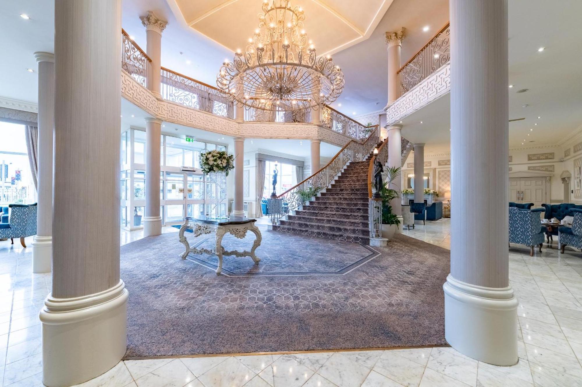 Clanree Hotel & Leisure Centre Летеркени Екстериор снимка